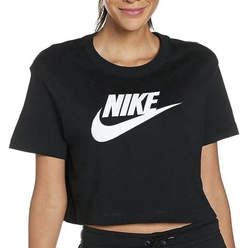 Nike Sportswear Essential Tee Women's Small Black Short Sleeve Crew Neck Casual